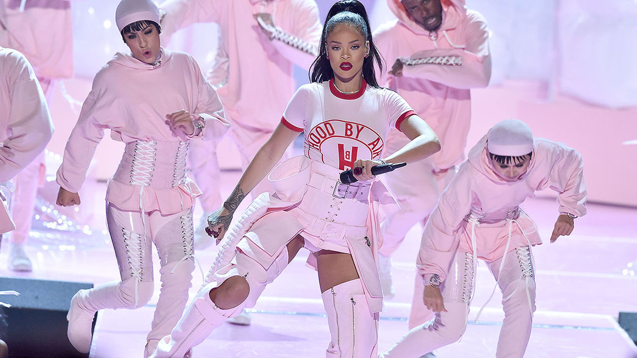 Rihanna - VMA 2016 Performance